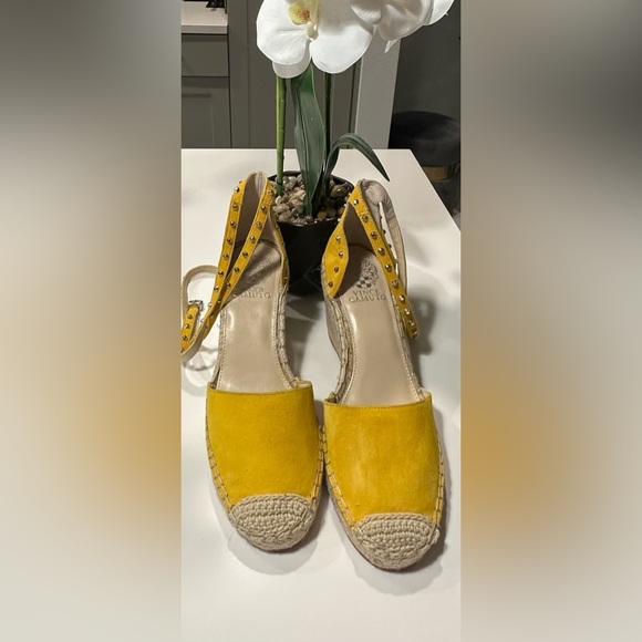 ‼️SOLD‼️ Vince Camuto Studded Espadrille Wedge - Picture 1 of 5